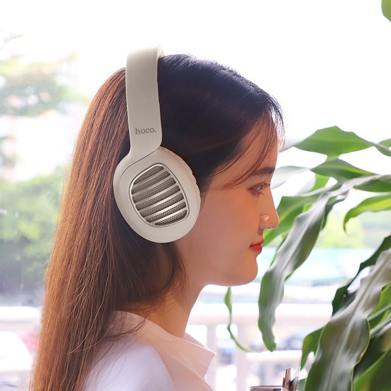 W23 Wireless Headphones with TF Card and AUX Modes